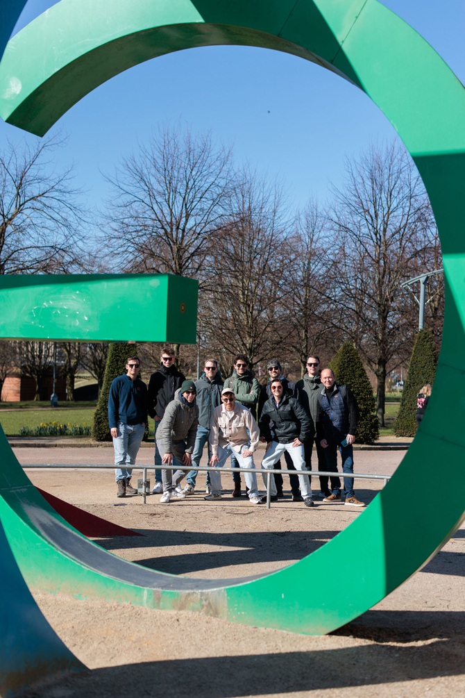 Groepsfoto Webatvantage in het Glasgow Green park