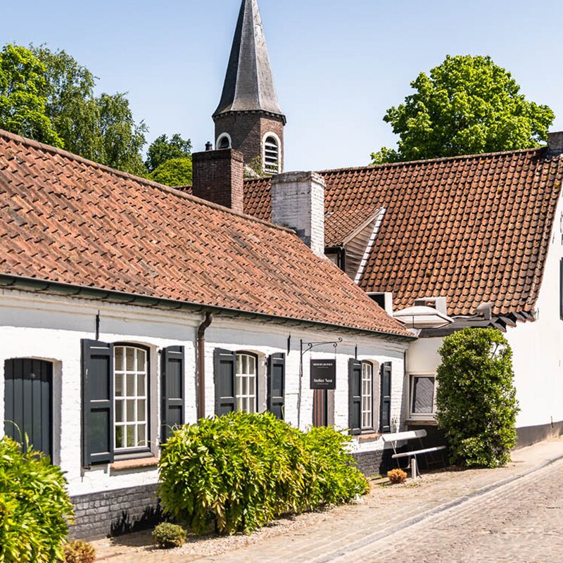 Bekijk de details van het project 'Agence Demanet'